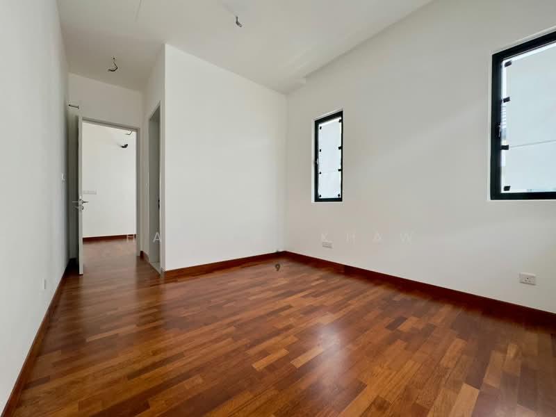 Precinct Arundina - 5