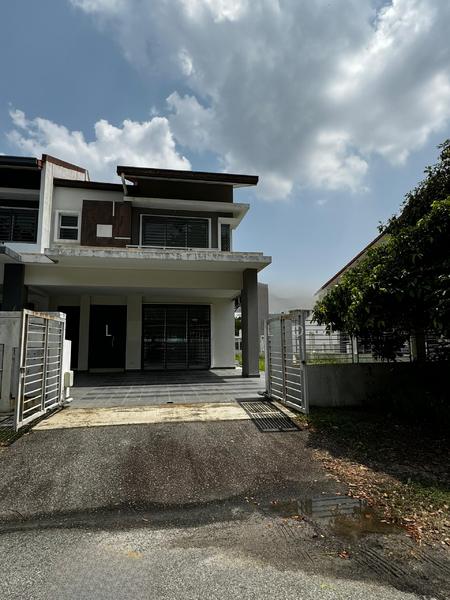 Ixora Residences @ Bandar Seri Coalfields - 1