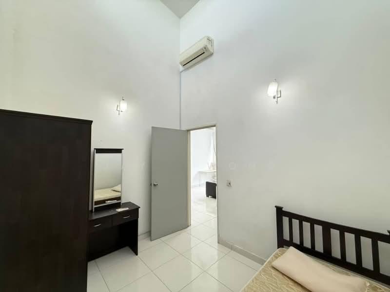 BUKIT INDAH BANDAR NUSAJAYA - 4