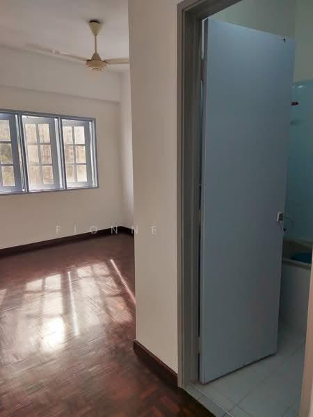 Vista Condominium - 5