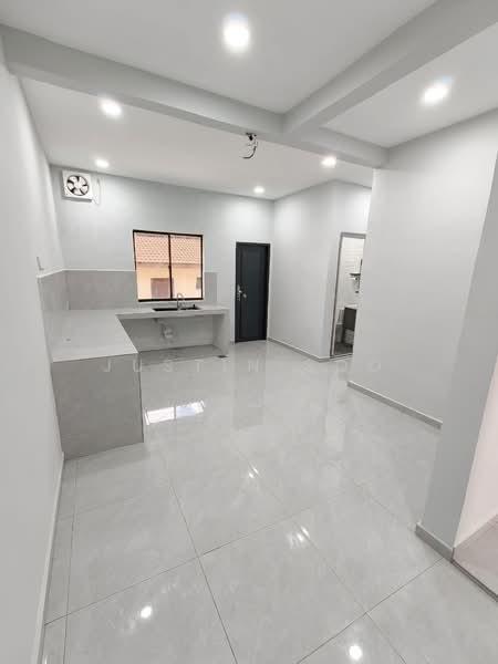 全新装修 Fully Renovated Bukit Indah 双层 18x65 - 5