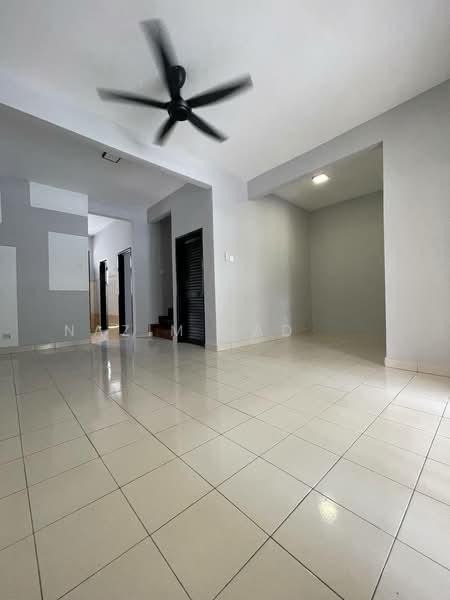 Taman Ixora - 2