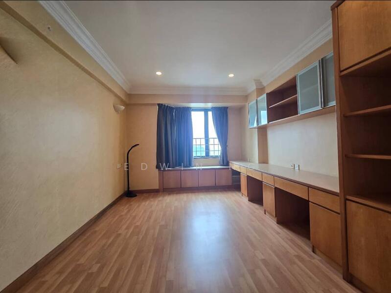 Silverton Condominium - 4