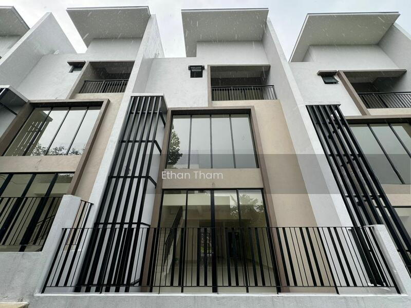 3-storey Terraced House at Ampang - 1