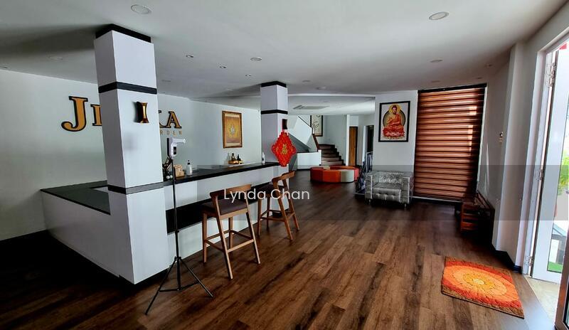 Bungalow At Bukit Jambul - 4