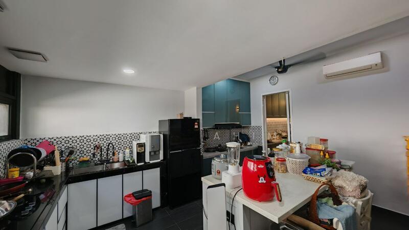 2 and a half Storey Hyperlink Terrace Duta Villa - 5