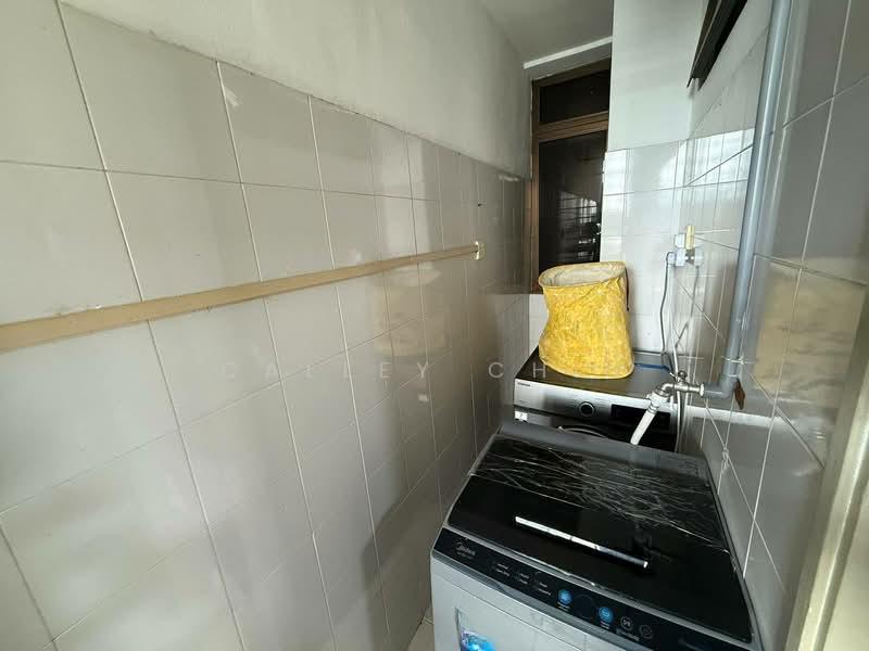 Aloha Tower Condominium - 4