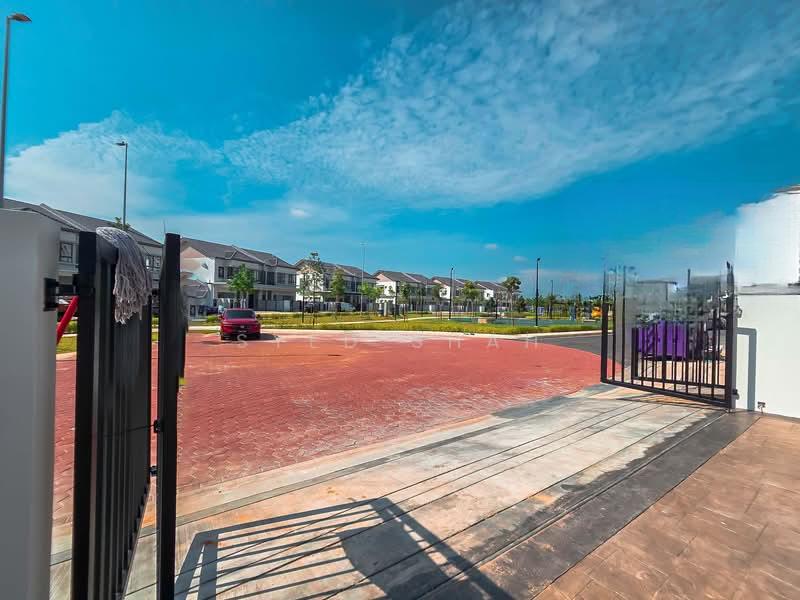 Sejati Lakeside 2 - 5