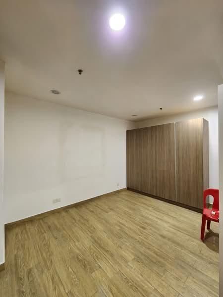 Emerald Avenue - 4