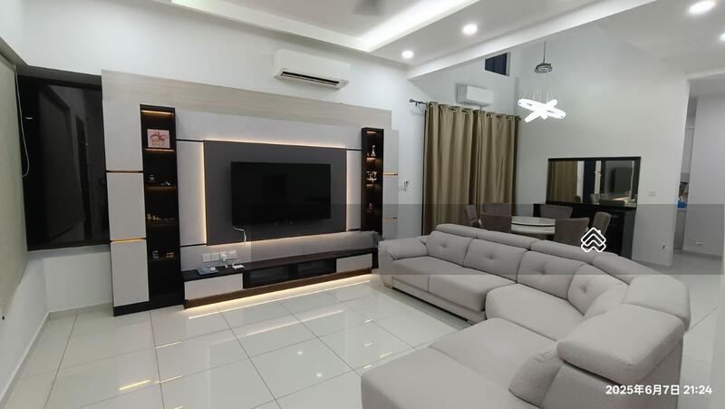 BUKIT INDAH BANDAR NUSAJAYA - 1