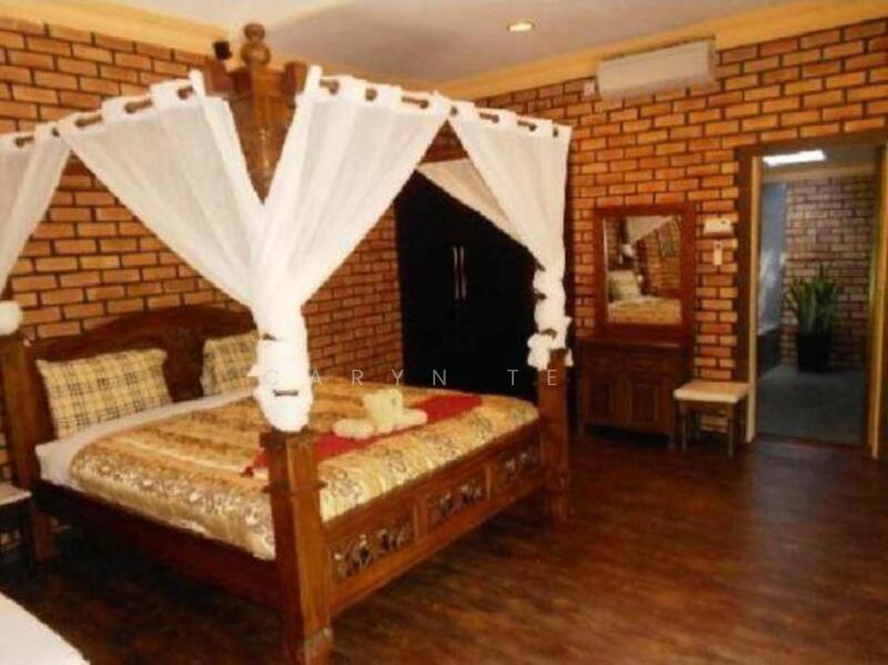 Seelong Senai Resort Business With Land Together - 1