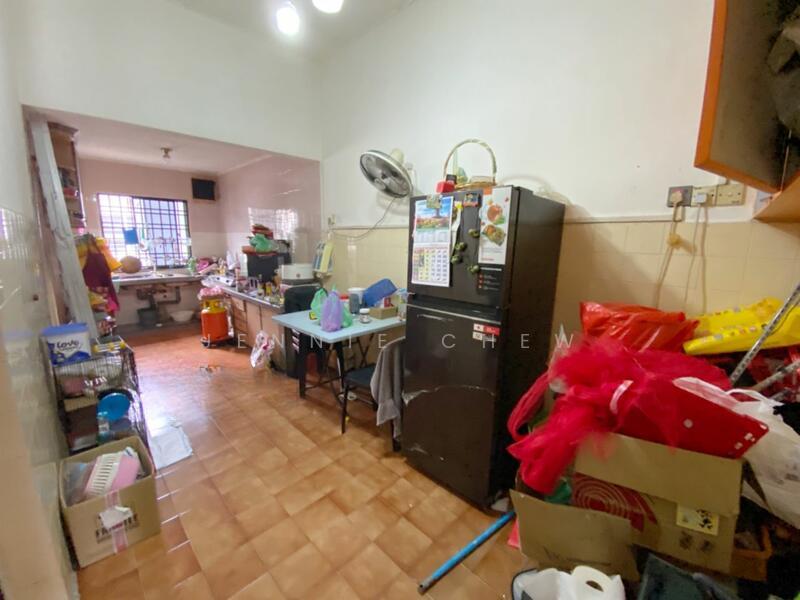 Taman Johor Jaya - 4