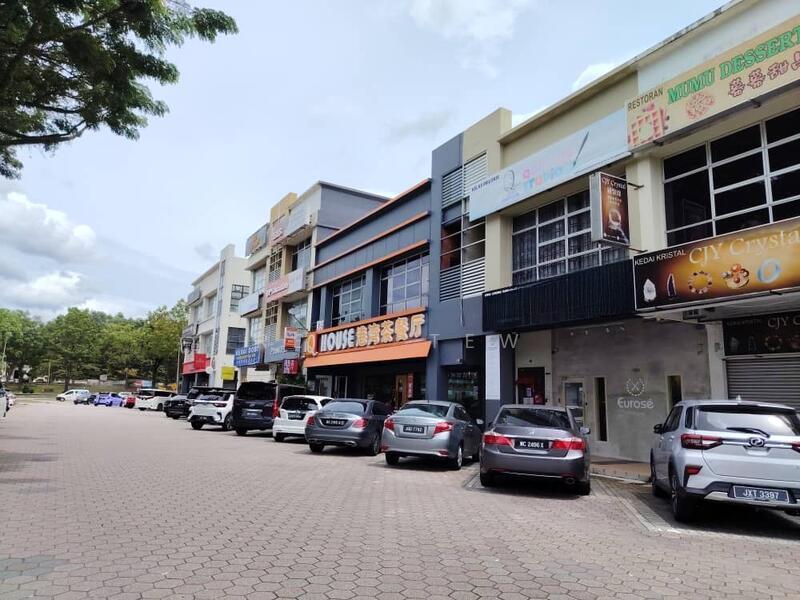 Taman Mount Austin - 2