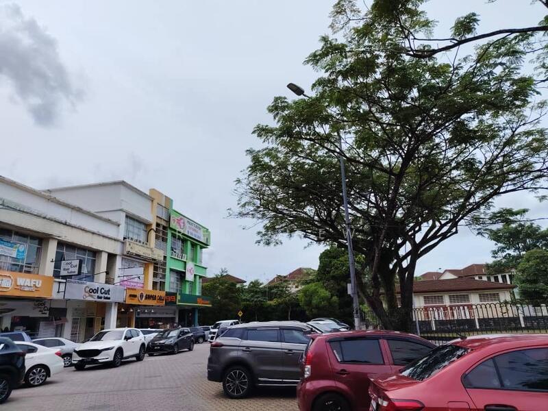 Taman Mount Austin - 3