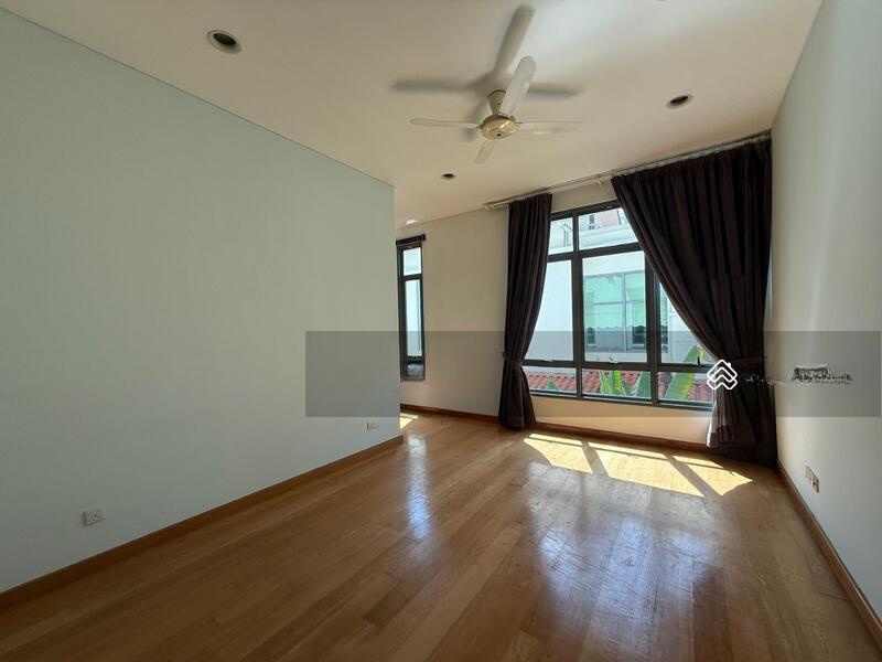 The Residence - 5