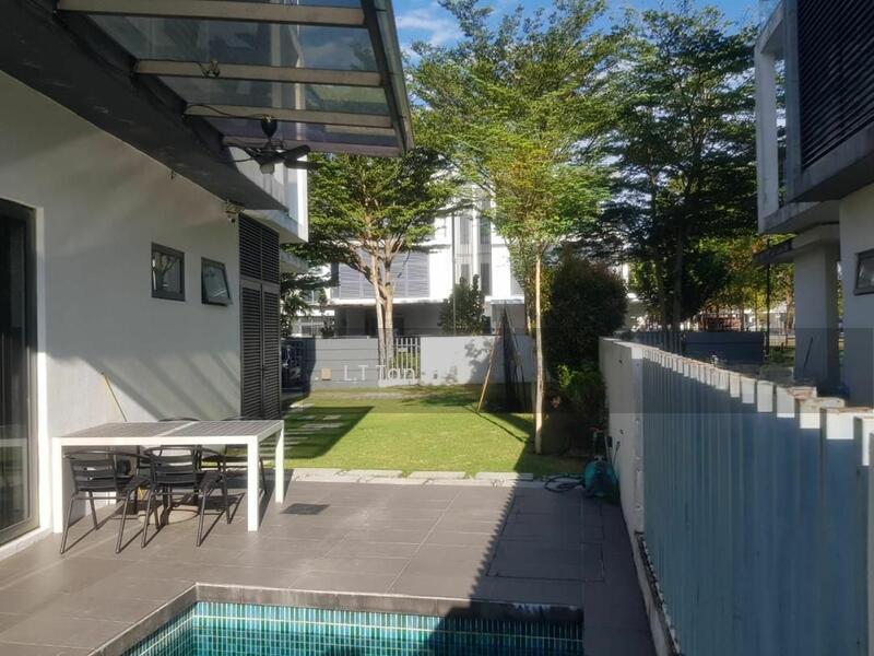 Semi-Detached House at Lake Fields - 5