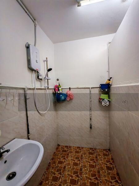 2-storey Terrace House at Seksyen 17 - 4