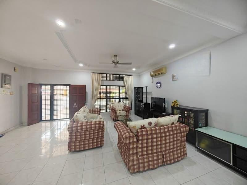 Taman Badri Shah - 4