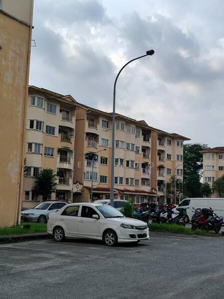 Pangsapuri Seri Meranti - 4