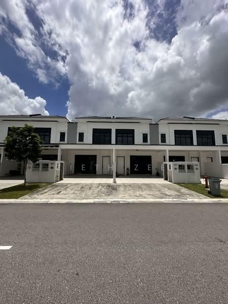 Attleborough / Tate Bilston 22'x65' @ Eco Botanic - 3