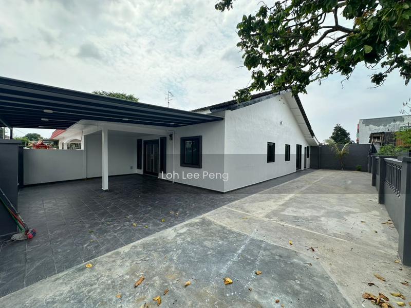 Semi-Detached House at Taman Masai - 4