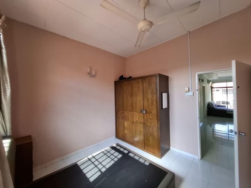 Townhouse - Upper Floor @ Lorong Kenari, Sungai Ara - 5