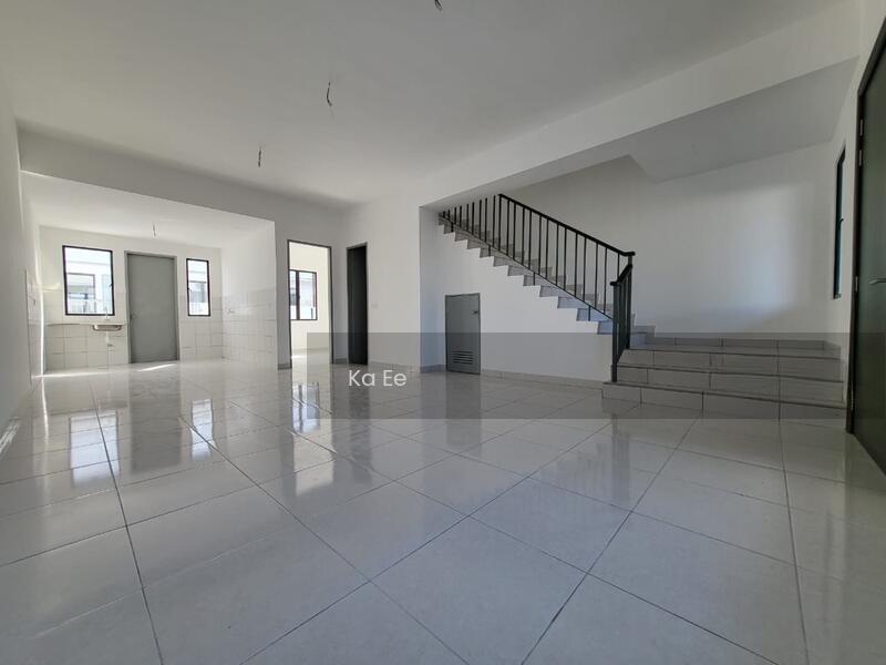 2 Storey Terrace, M Aruna, Saujana Rawang - 2