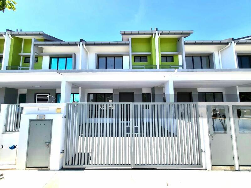 2 Storey Terrace, M Aruna, Saujana Rawang - 1