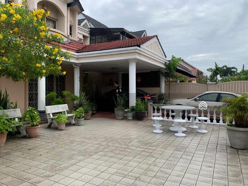 Semi-D house at Usj 5 - 3