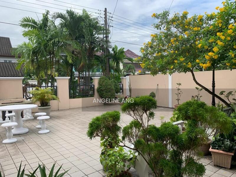 Semi-D house at Usj 5 - 2