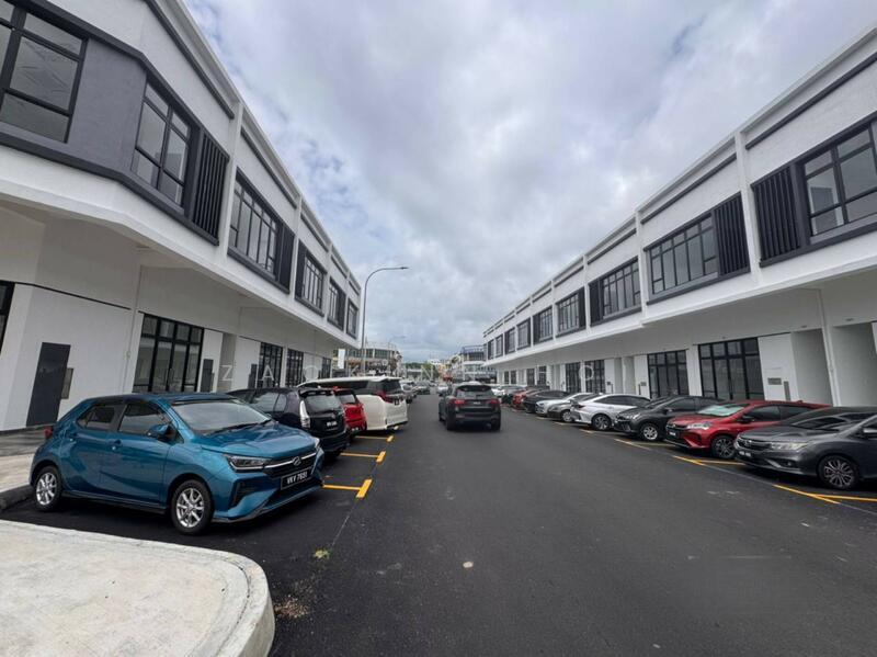 Convenient Location Brand New 2 Sty Shoplot Bandar Bukit Tinggi Klang - 4
