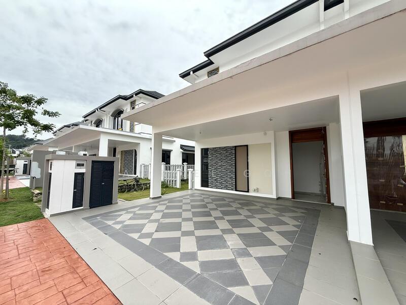 Precinct Arundina - 1