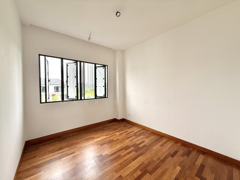 Precinct Arundina - 3