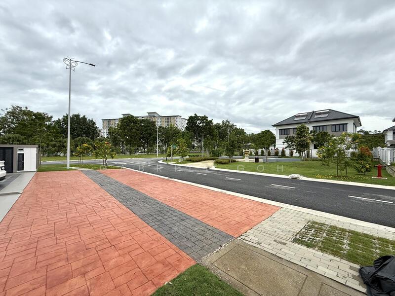 Precinct Arundina - 2