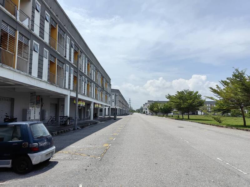 Kampus West City - 1