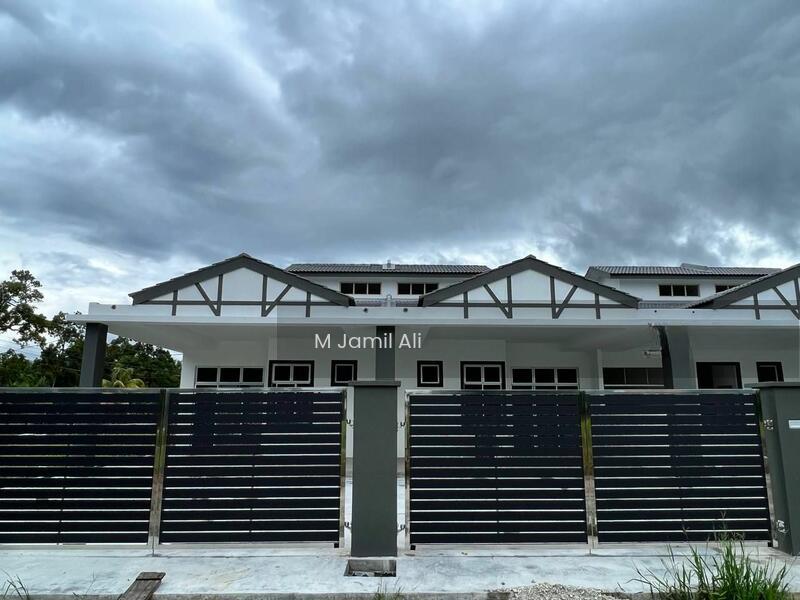 Terrace house at Batu Pahat - 1