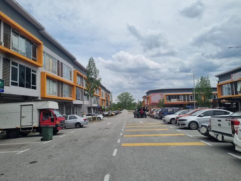M Residence 2 storeys Shop Lot, Bandar Tasik Putri - 2