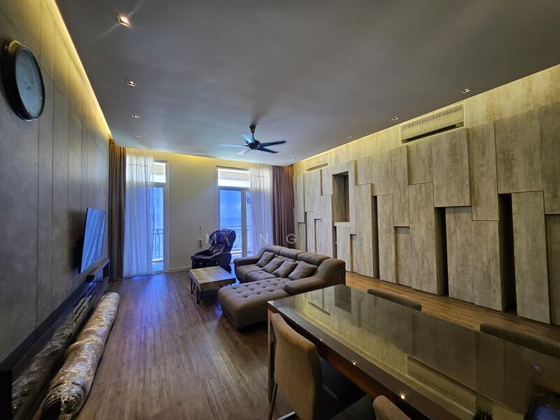 Quayside Seafront Resort Condominiums - 1