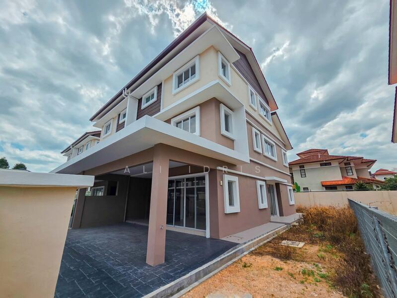 Taman Ramal Suria - 4