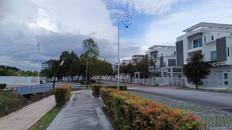 Hill Park Residence 3 Storey Bungalow - 2