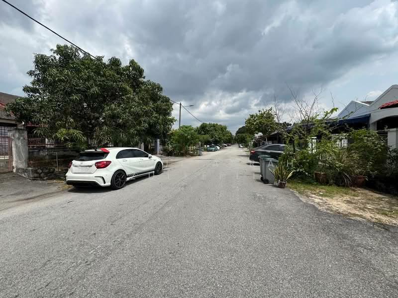 Nilai RENOVATED FREEHOLD Single Storey House Taman Desa Cempaka Nilai - 3