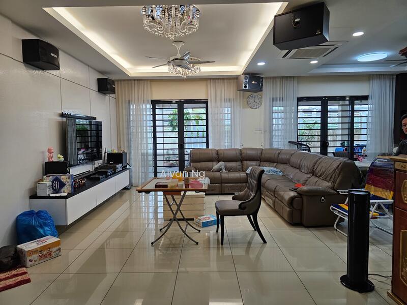 Twin Palms @ Sungai Long - 1