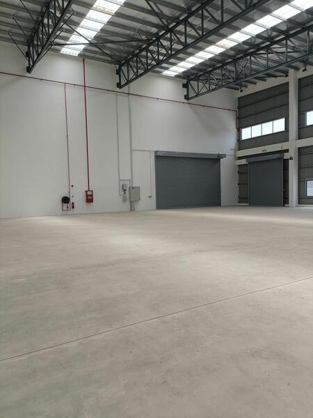 Detached factory at Elmina West - 1