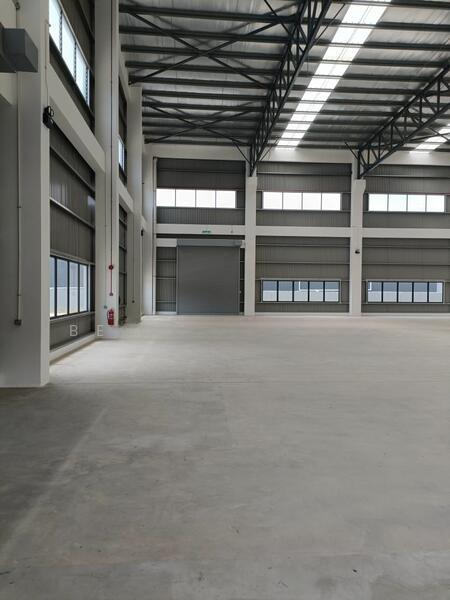 Detached factory at Elmina West - 5