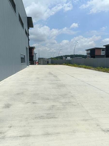 Detached factory at Elmina West - 4