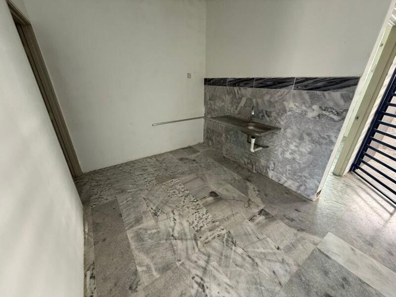 Double Storey House at Station18 - 4