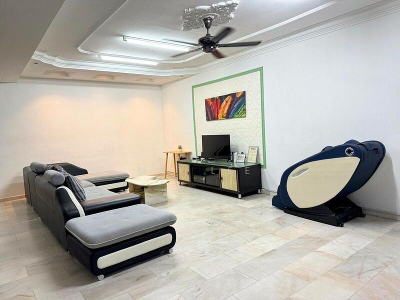 Taman Bukit Kempas - 4