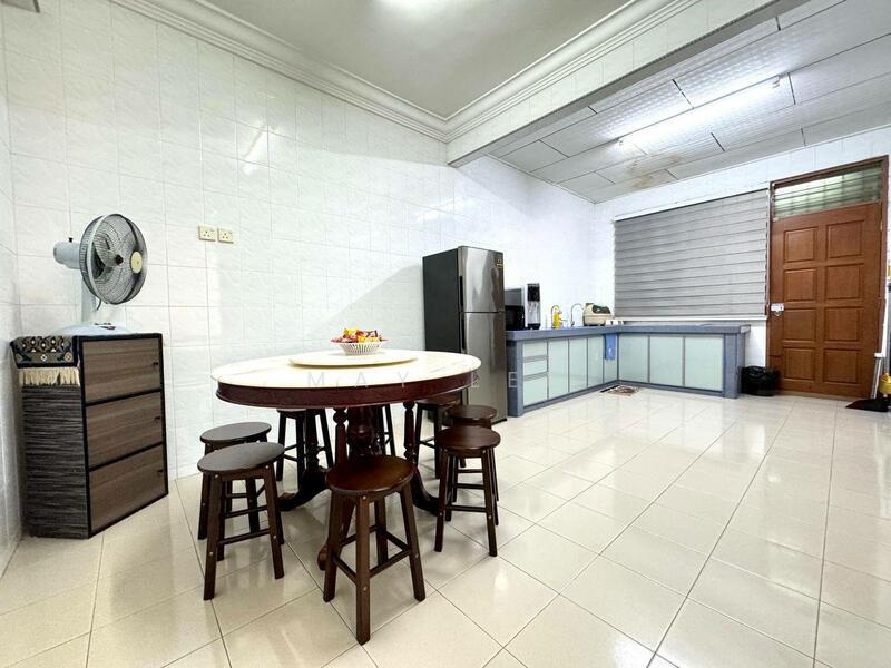 Taman Bukit Kempas - 5