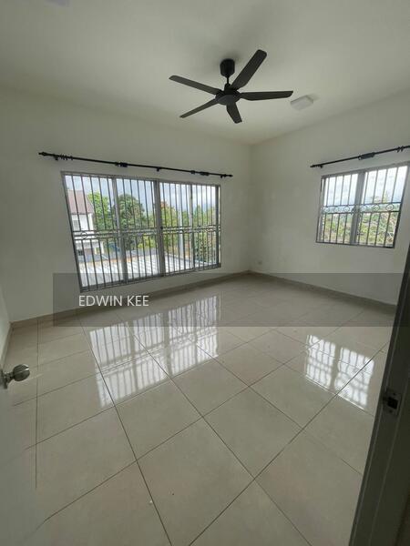 2 STOREY TERRACE ( CORNER) @TAMAN KAYANGAN , PELANGI HEIGHT ,MANTIN - 4