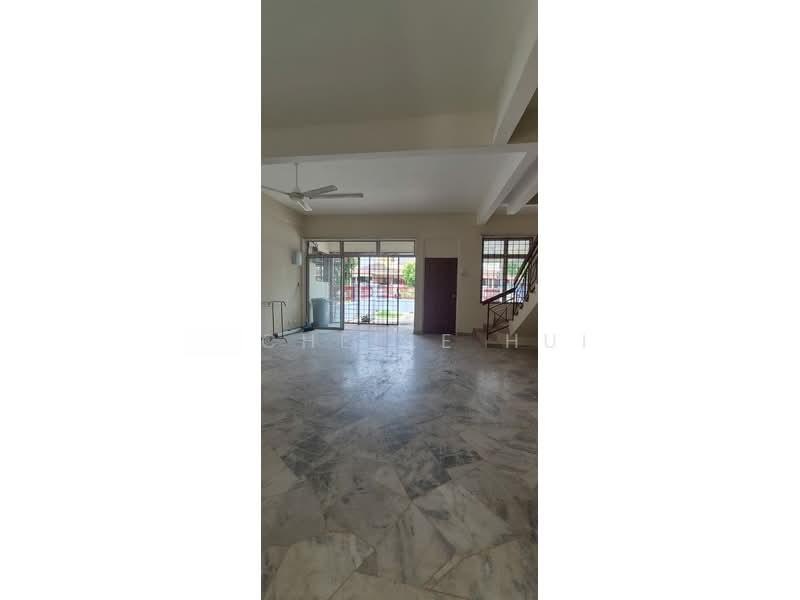 Taman Desa Cempaka Nilai - 2